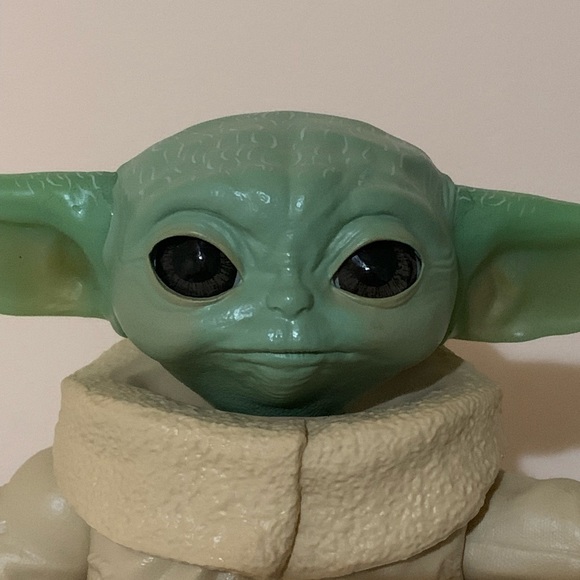 Baby Yoda Mandalorian toy - Picture 2 of 5